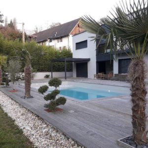 Pergola aluminium en Savoie, en bordure de piscine