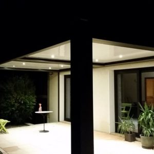 Pergola aluminium avec éclairage LED intégrée