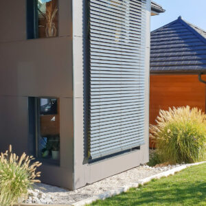 Brise soleil orientable sur-mesure maison à Aix-les-Bains