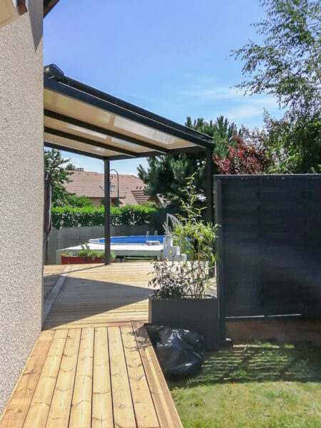 Pergola sur-mesure en aluminium maison individuelle en Savoie